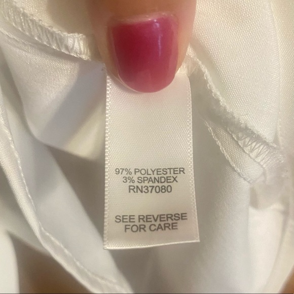 Women’s white sleeveless button top - Picture 4 of 4